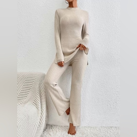 Elegant Cream Ribbed Knit Set - Picture 5 of 12